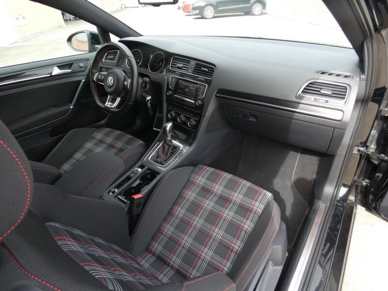 VOLKSWAGEN Golf VII GTI Performance 2.0 TSI 230cv DSG