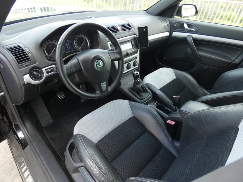 SKODA Octavia RS Combi 170cv
