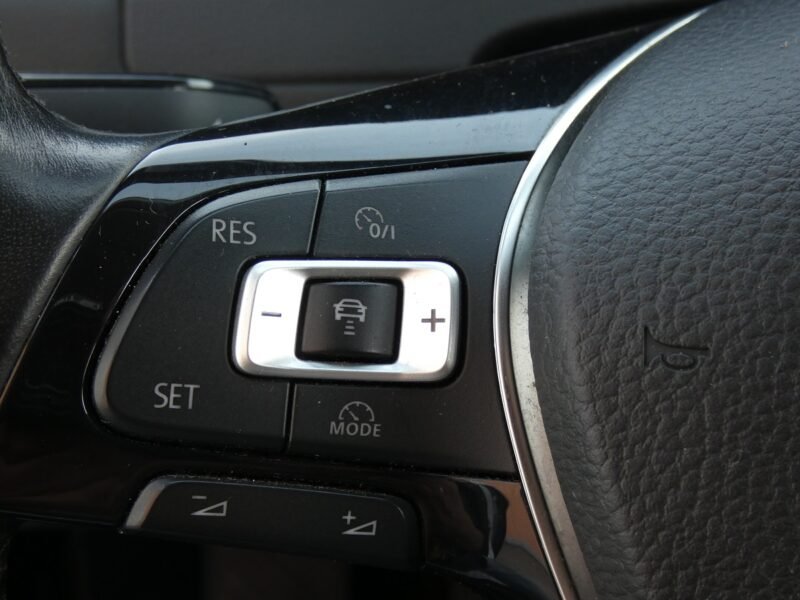 VOLKSWAGEN Golf Variant 1.6 TDI 110cv Navi