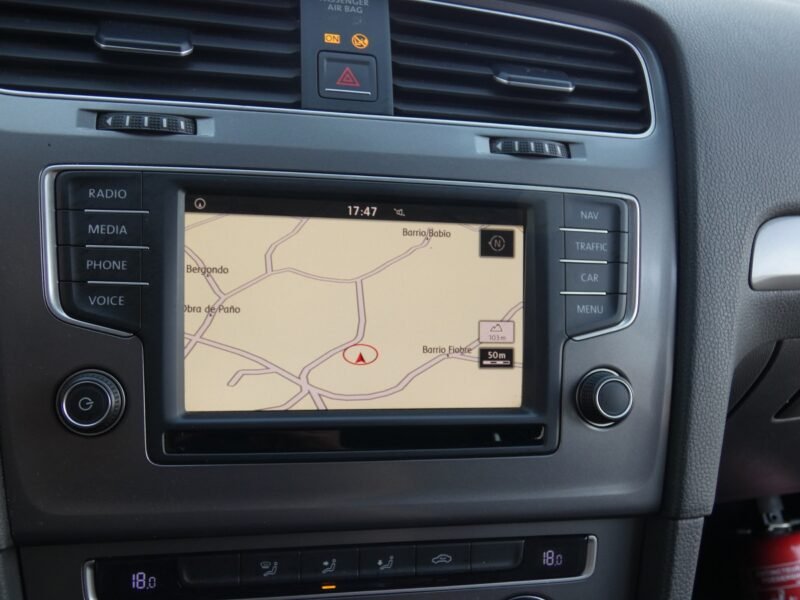 VOLKSWAGEN Golf Variant 1.6 TDI 110cv Navi