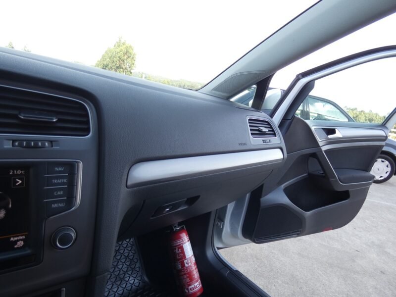 VOLKSWAGEN Golf Variant 1.6 TDI 110cv Navi