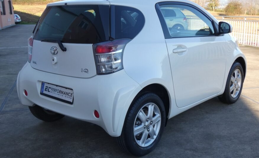 TOYOTA IQ 1.0