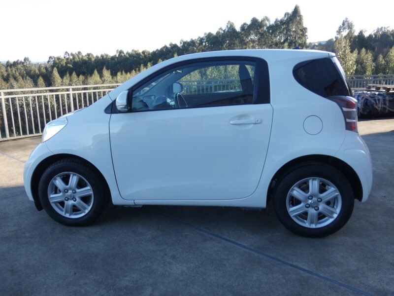 TOYOTA IQ 1.0