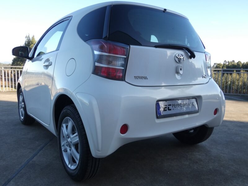 TOYOTA IQ 1.0