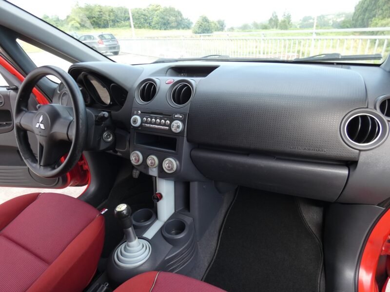 MITSUBISHI Colt 1.1 Inform