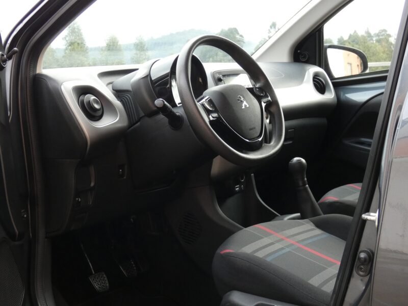 PEUGEOT 108 1.2 Pure Tech