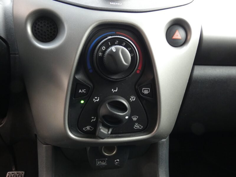 PEUGEOT 108 1.2 Pure Tech