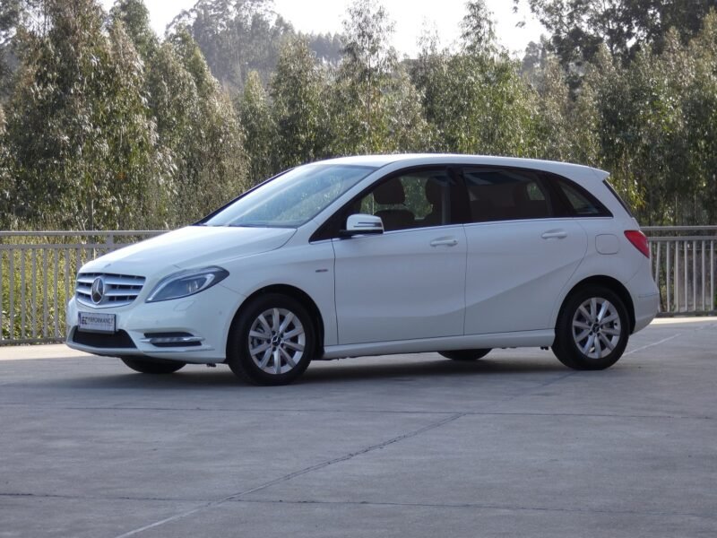 MERCEDES-BENZ B180 B 180 BlueEFFICIENCY