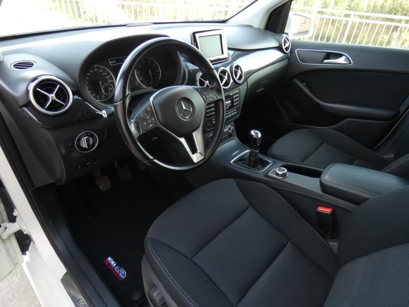MERCEDES-BENZ B180 B 180 BlueEFFICIENCY