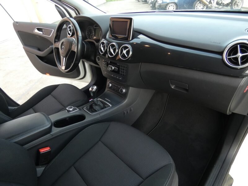 MERCEDES-BENZ B180 B 180 BlueEFFICIENCY