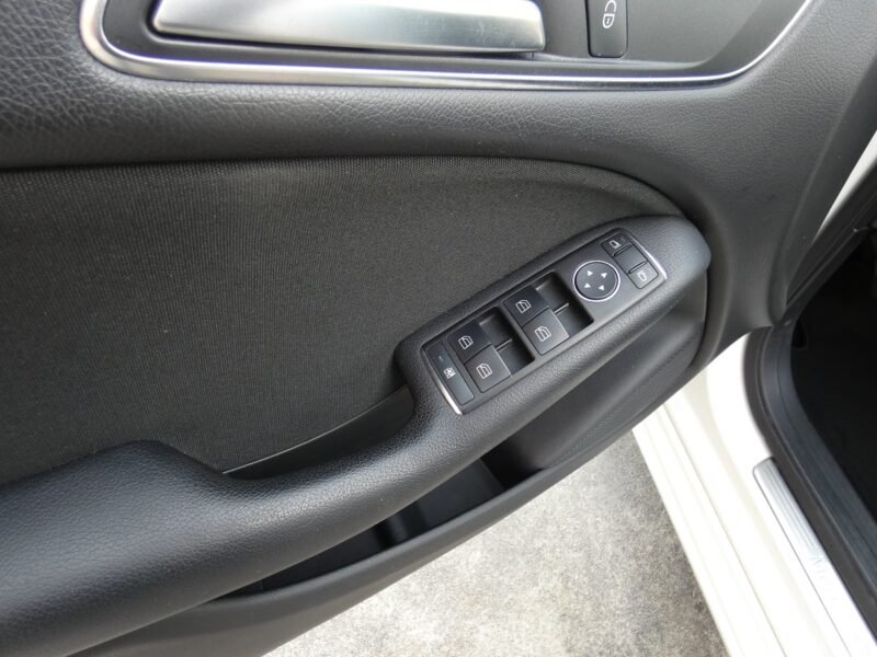 MERCEDES-BENZ B180 B 180 BlueEFFICIENCY