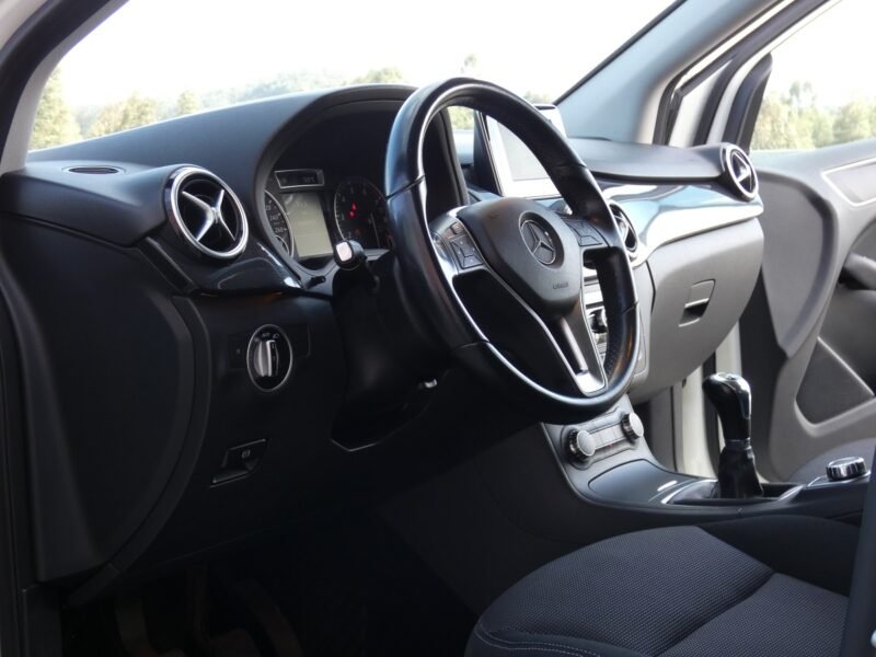 MERCEDES-BENZ B180 B 180 BlueEFFICIENCY