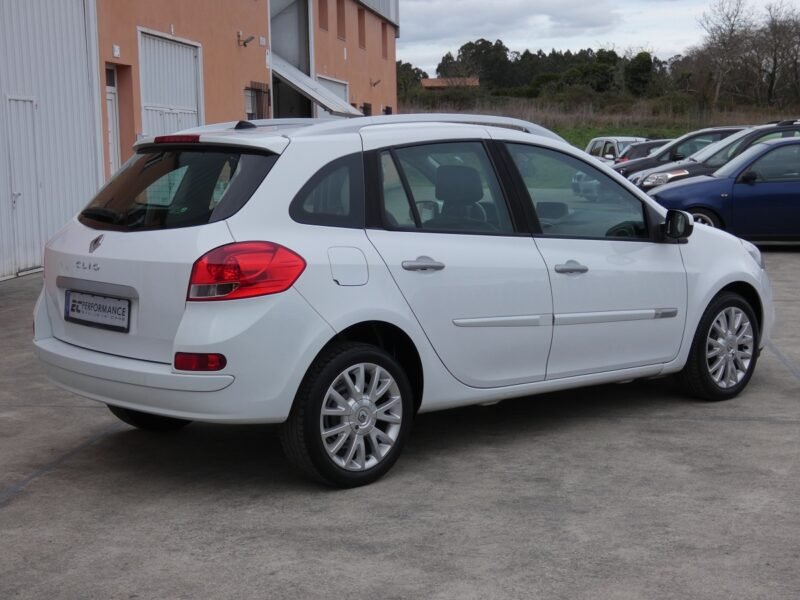 RENAULT Clio Grand Tour DCI