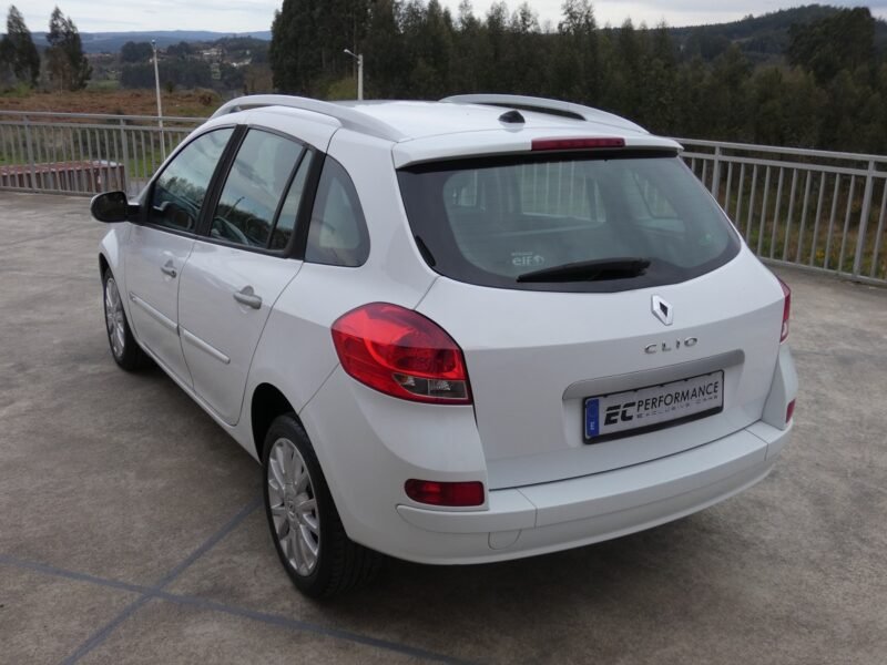 RENAULT Clio Grand Tour DCI
