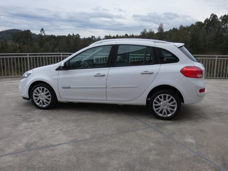 RENAULT Clio Grand Tour DCI