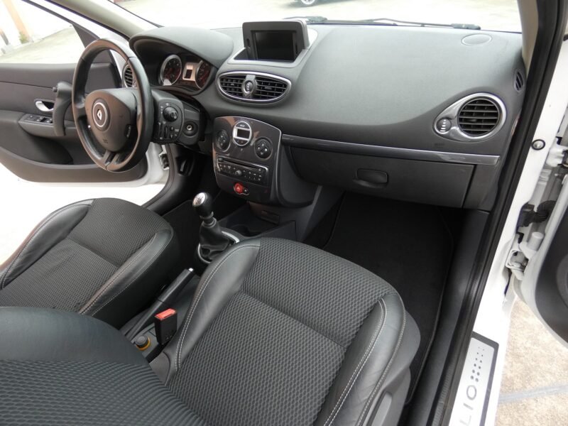 RENAULT Clio Grand Tour DCI