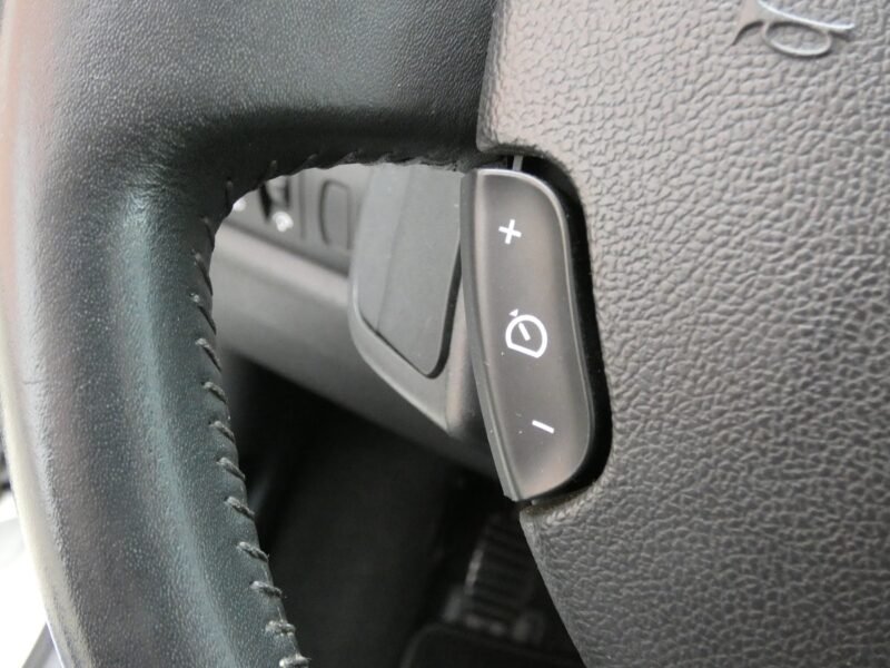 RENAULT Clio Grand Tour DCI