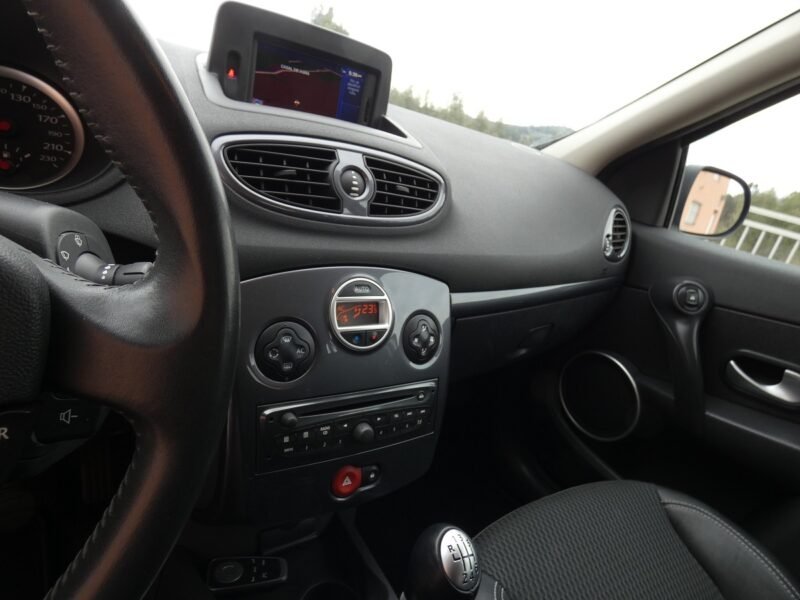 RENAULT Clio Grand Tour DCI