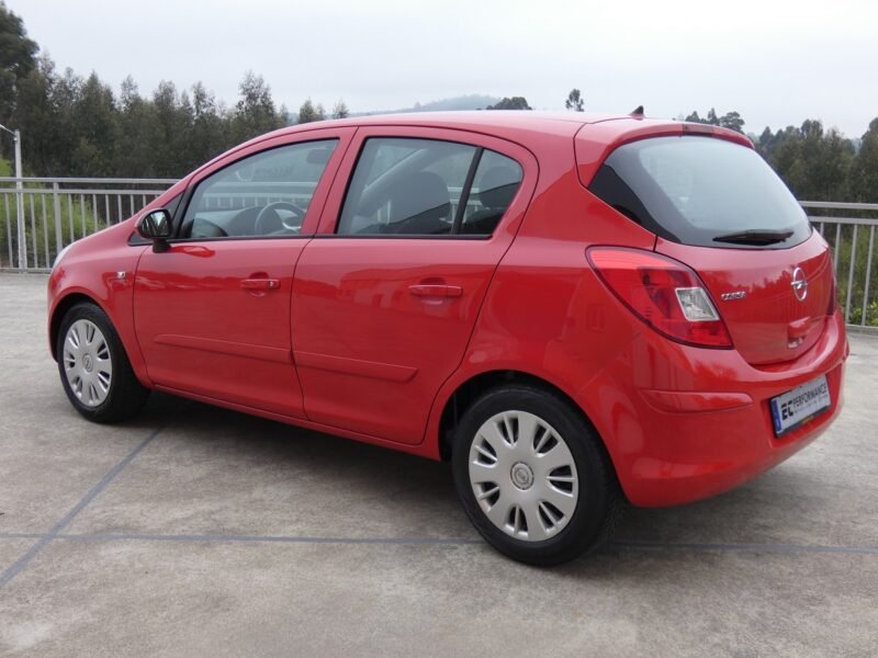 OPEL Corsa 1.2 Essentia