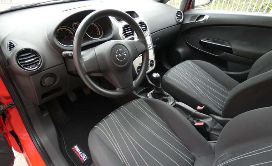 OPEL Corsa 1.2 Essentia