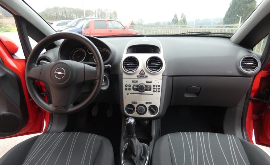 OPEL Corsa 1.2 Essentia