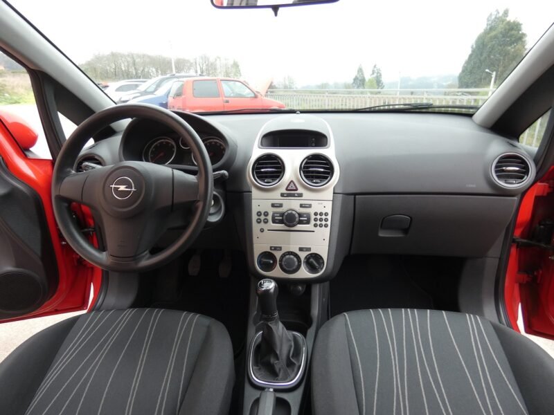 OPEL Corsa 1.2 Essentia