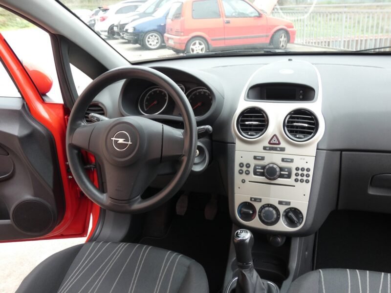 OPEL Corsa 1.2 Essentia
