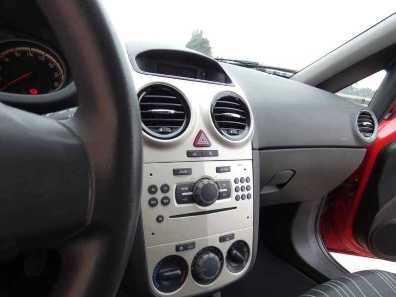 OPEL Corsa 1.2 Essentia
