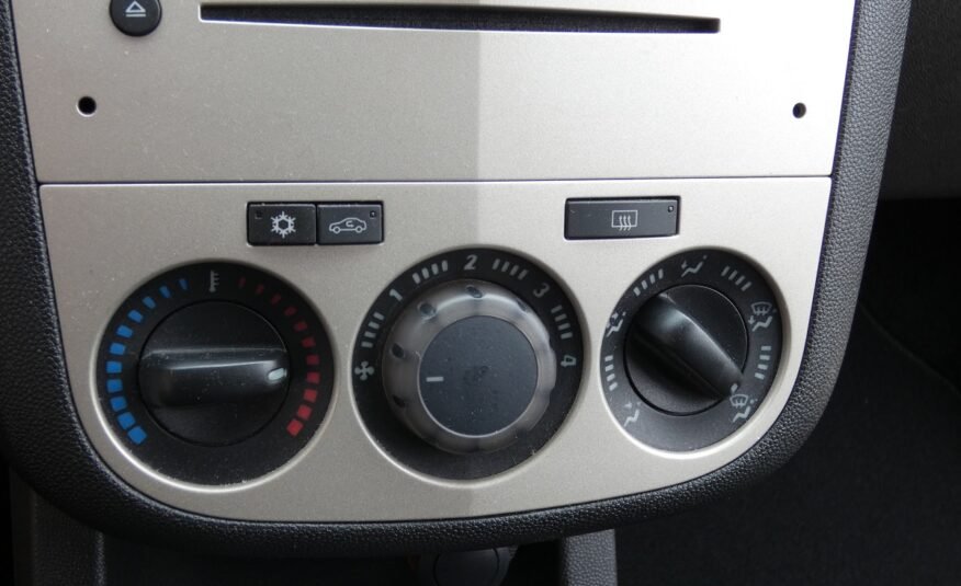 OPEL Corsa 1.2 Essentia
