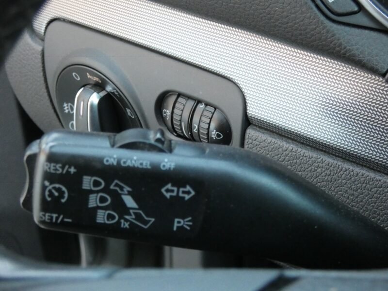 VOLKSWAGEN Golf 1.2 TSI
