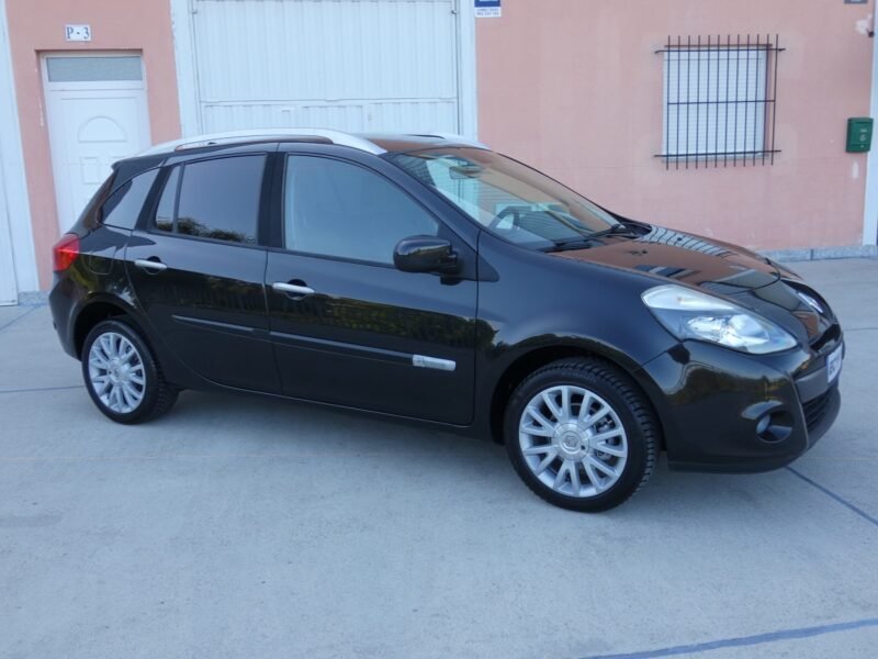 RENAULT Clio Grand Tour TCE