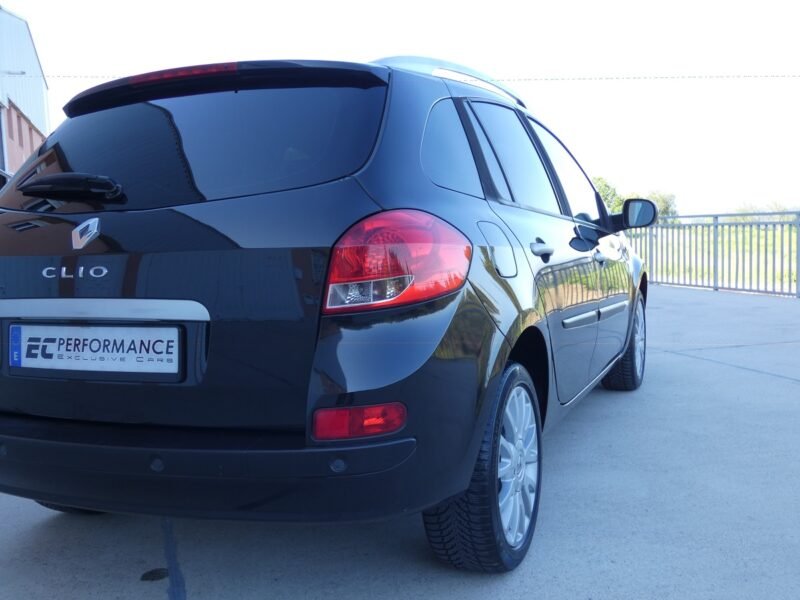 RENAULT Clio Grand Tour TCE