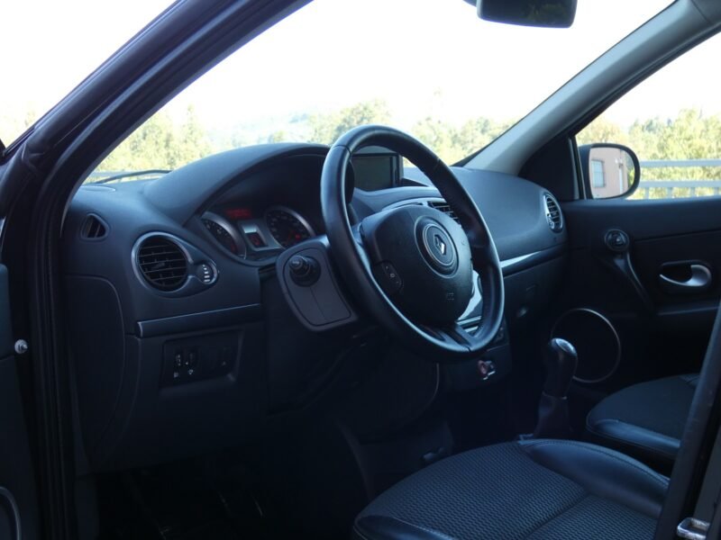 RENAULT Clio Grand Tour TCE