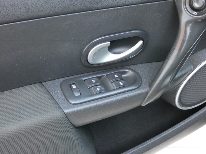 RENAULT Clio Grand Tour TCE