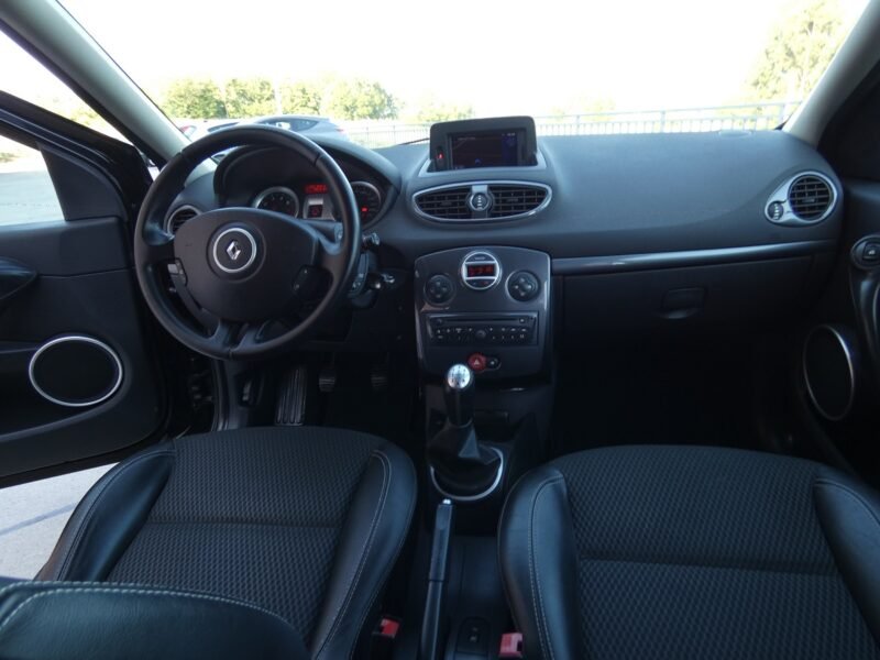 RENAULT Clio Grand Tour TCE