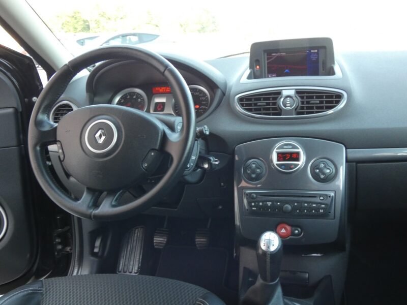 RENAULT Clio Grand Tour TCE