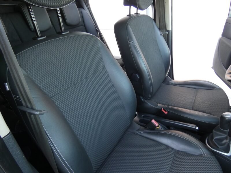 RENAULT Clio Grand Tour TCE