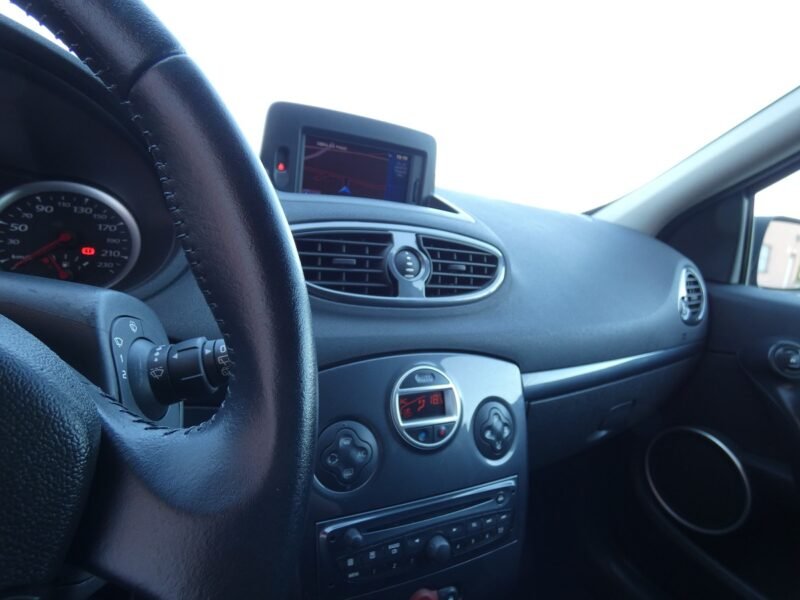 RENAULT Clio Grand Tour TCE