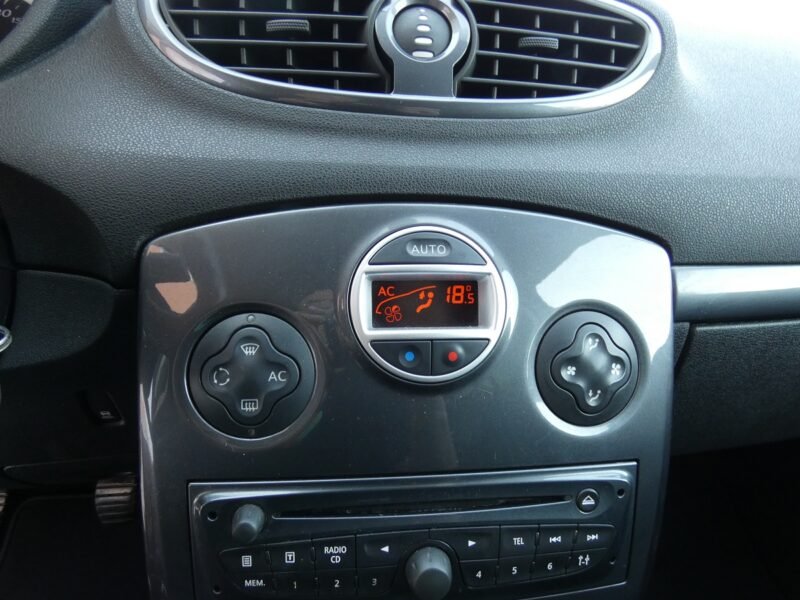 RENAULT Clio Grand Tour TCE