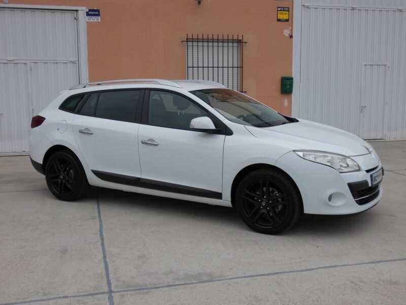 RENAULT Megane Sport Tourer 1.4 TCE
